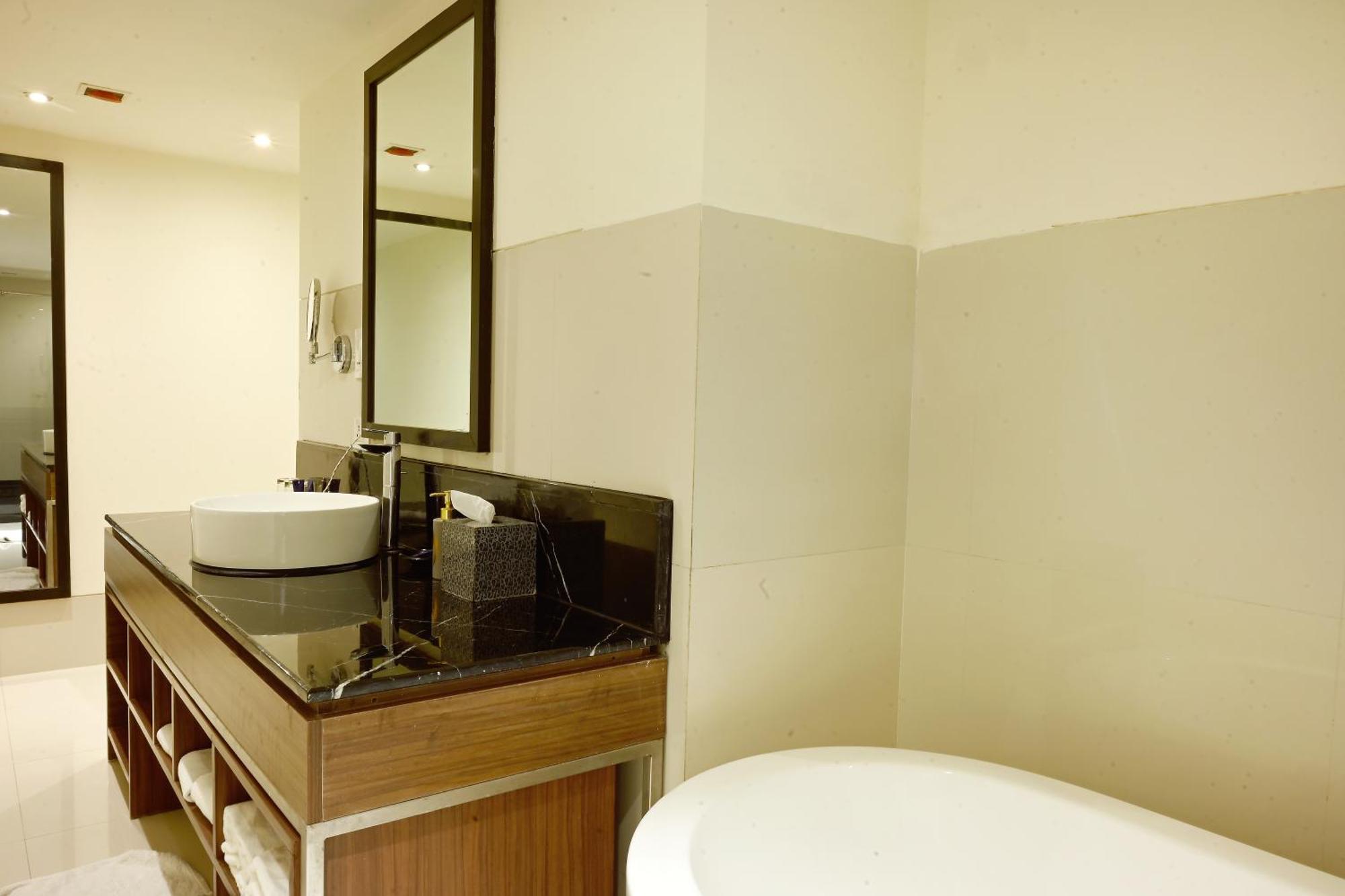 Vivanta Em Bypass 5*