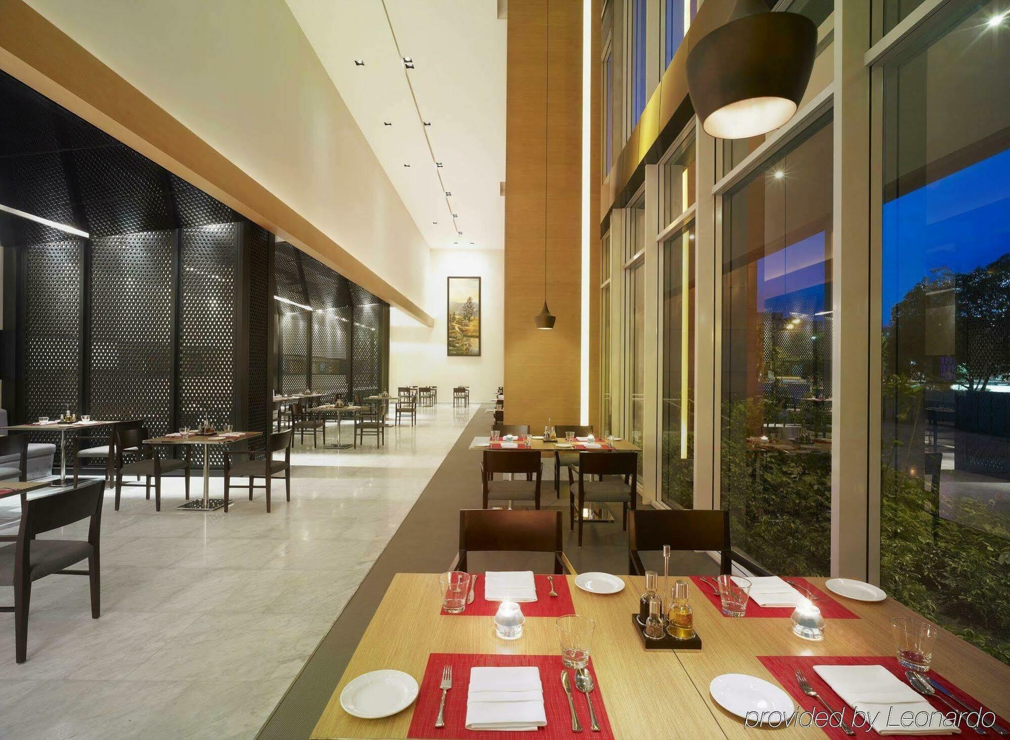 Hotel Vivanta Em Bypass